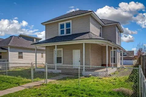 Renovated Triplex Near Gonzaga University