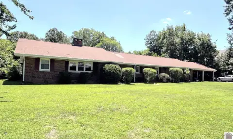 One-Level Duplex With Two Units