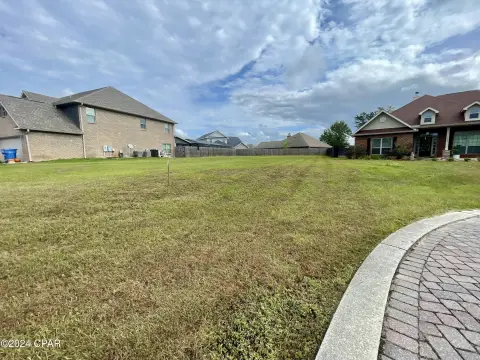 Residential Cul-de-Sac Lot