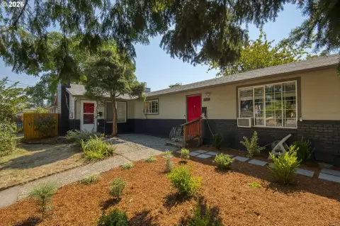 Renovated Duplex with Storage