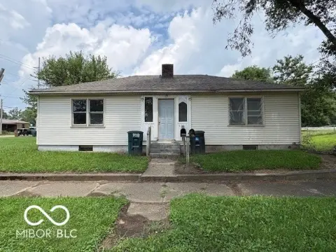 Muncie Duplex with Basement