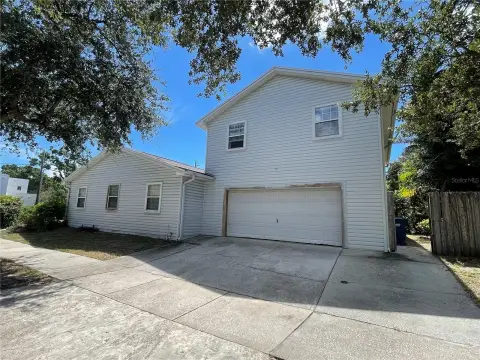 Large Corner Lot in Tampa