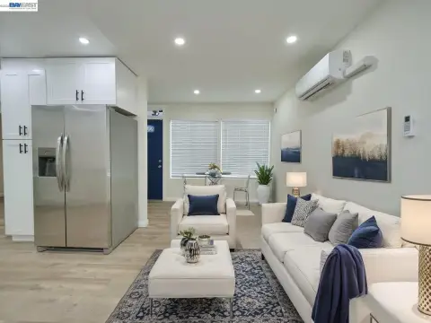 Updated Duplex Near Downtown Oakland