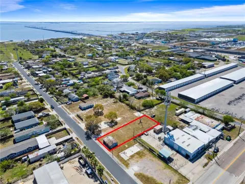 Residential Lot in Flour Bluff