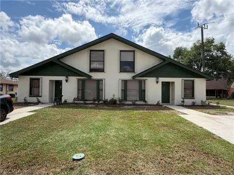 Fort Myers Duplex with Income Potential