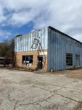 Flex Space with Overhead Doors