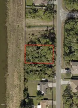 Residential Land in Palm Bay