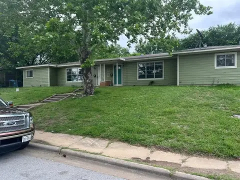 Denison Duplex with Carports