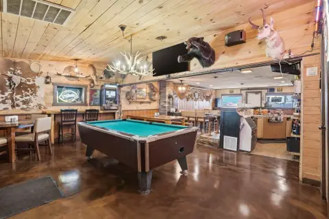 Established Bar in Valley, WA