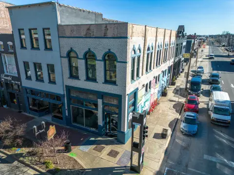 Renovated Downtown Specialty Property