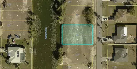 Waterfront Lot in Cape Coral