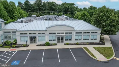 End-Unit Professional Office Condominium