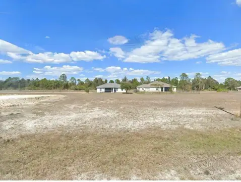 Residential Land in Cape Coral