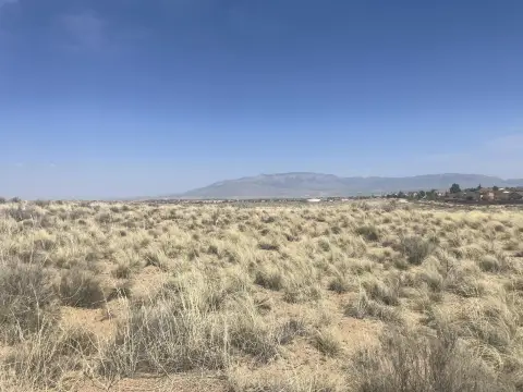 Albuquerque Land with Mountain Views