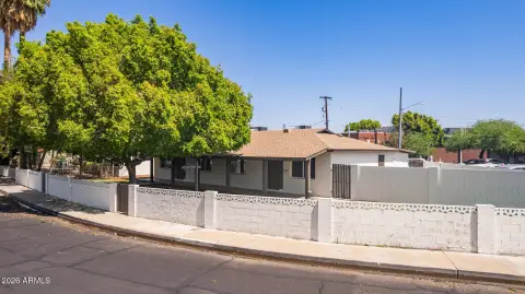 Phoenix Duplex in Central Corridor