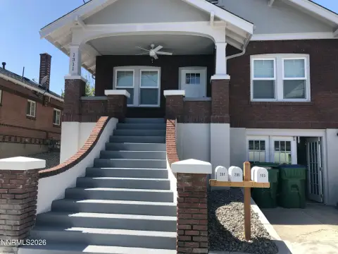 Renovated Triplex Near UNR