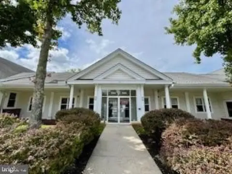 Single-Level Office Suite
