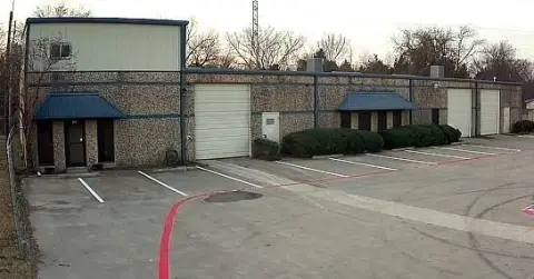 Versatile Office/Warehouse Space in Lewisville