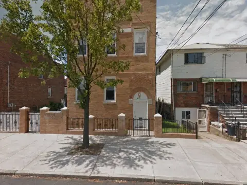 5-Unit Apartment Building