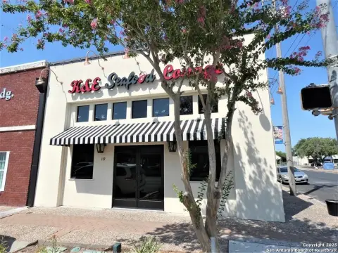 Restaurant Ready in Downtown Beeville