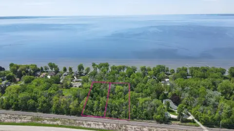 Wooded Lots Near Lake Winnebago