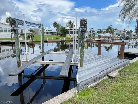 Oversized Lot in Boating Community