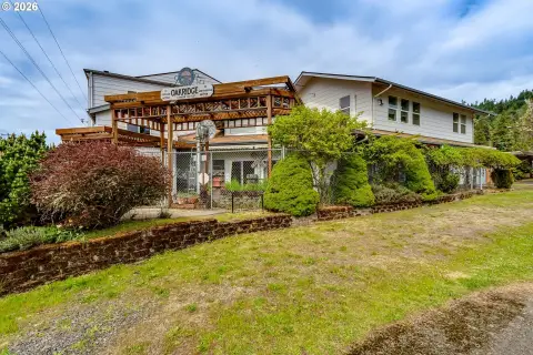 Unique Oakridge Multifamily Opportunity