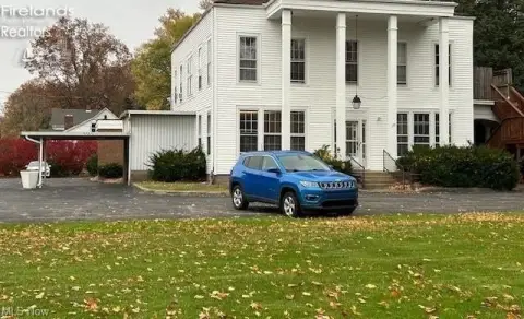 Norwalk Commercial Building with Apartment