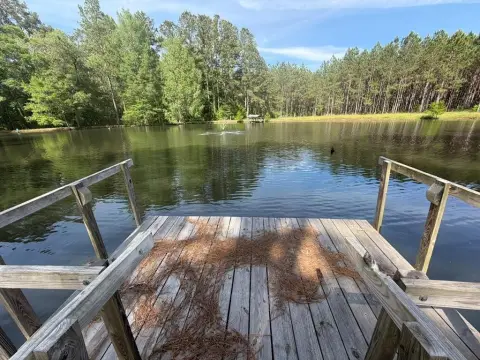Land with Pond, Barn, RV