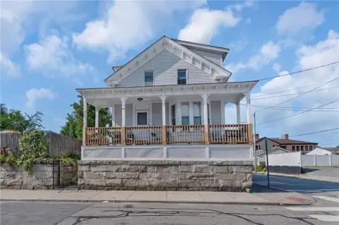 Duplex With Adjoining Lot