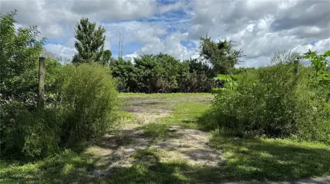 Long-Format Buildable Land Parcel