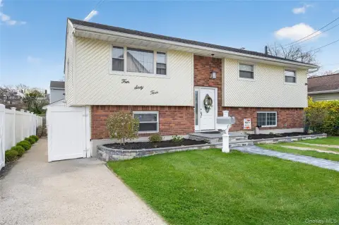 Spacious Multi-Family High Ranch