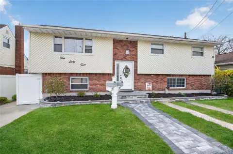 Spacious Multi-Family High Ranch