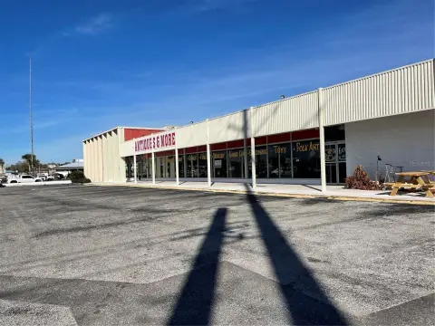 Freestanding Clear-Span Retail Building