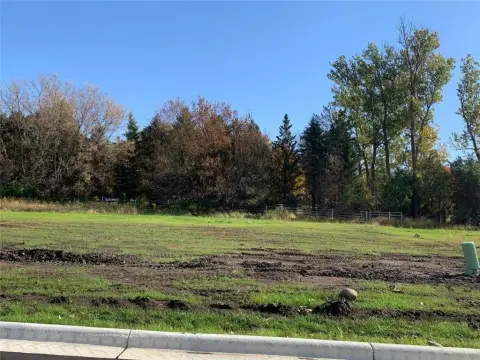 Residential Land in Maple Creek Estates