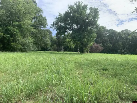 Level Acreage in Yellville, Arkansas