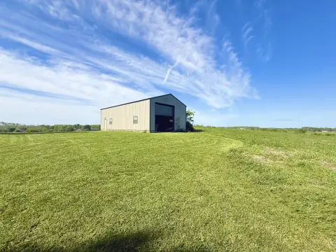Shop Building with Land