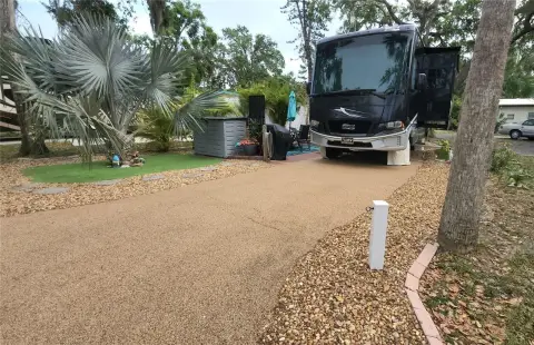 Landscaped RV Lot in Bradenton