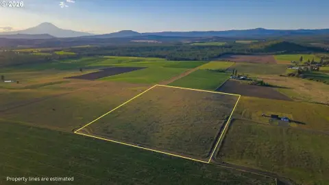 Goldendale Land with Mountain Views