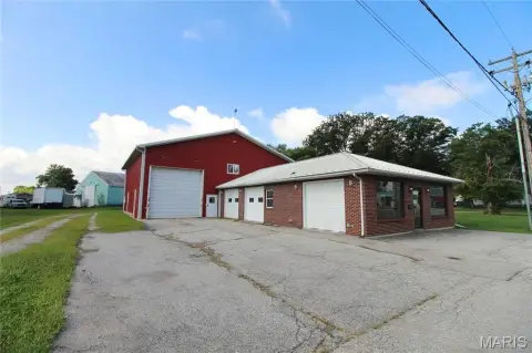 Automotive Shop with Living Quarters