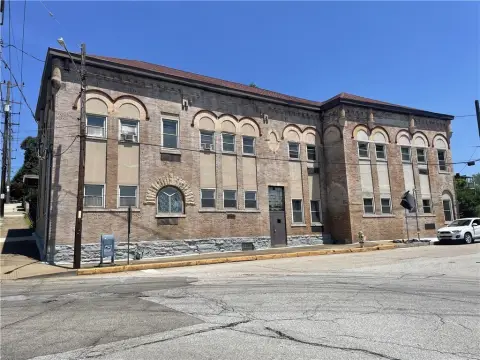 12-Unit Apartment Building