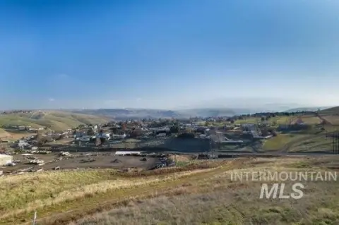 Clarkston Land with Mountain Views