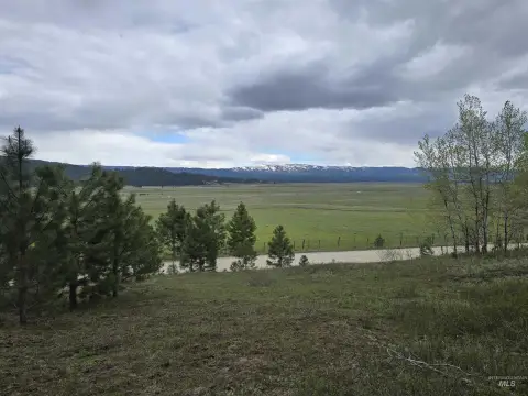 Land in Aspen Crest, Cascade