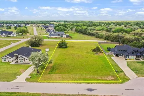 Residential Lot in Winding Creek