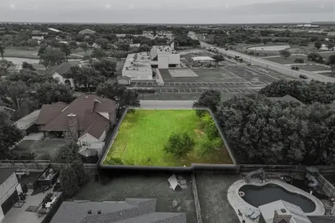 Vacant Lot in Fairway Oaks