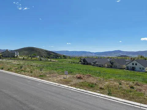 Single-Family Land Lot with Walk-Out