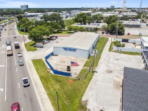 Freestanding Auto Repair Shop