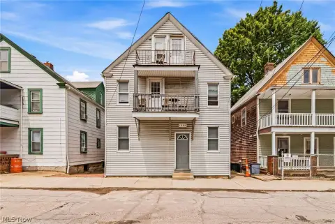 Updated 6-Unit Apartment Building