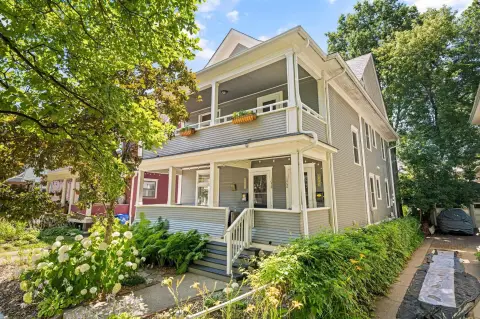 Up-Down Duplex with Third-Level Suite