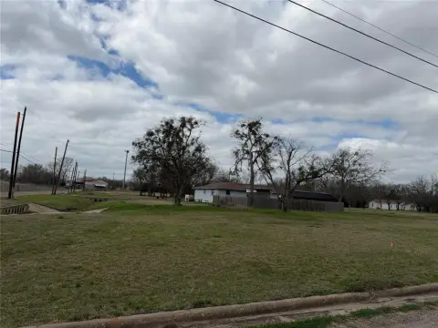 Corner Lot in Commerce, TX